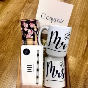 Mr & Mrs Mini Love Celebration Box